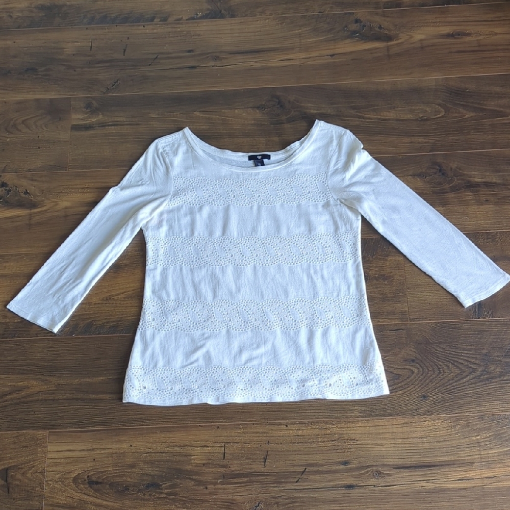 Gap Lace Eyelet Front Top - Picture 16 of 17